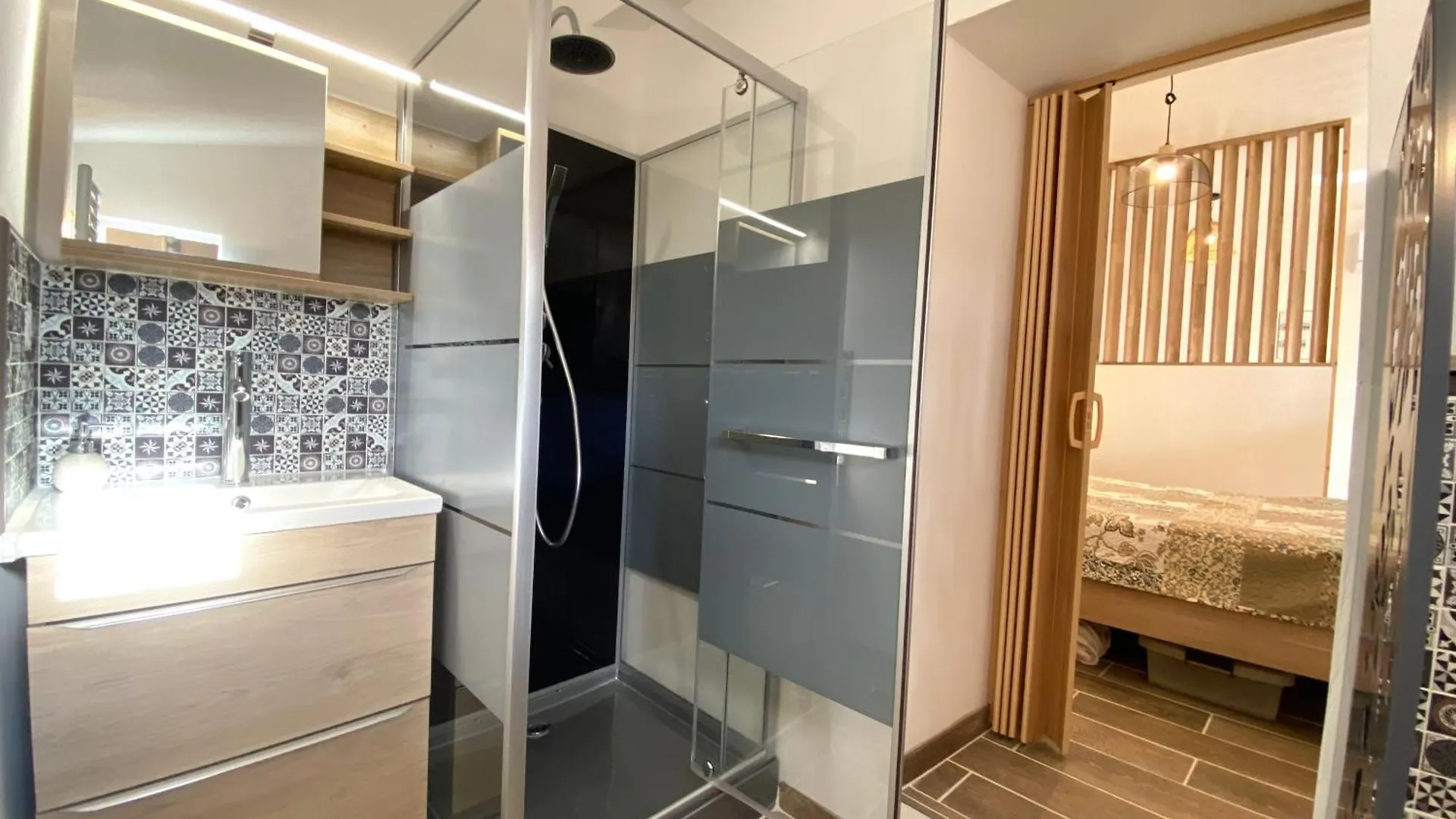 Studio 263 Suze-la-Rousse France